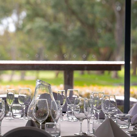 Mercure Bunbury Sanctuary Golf Resort Экстерьер фото