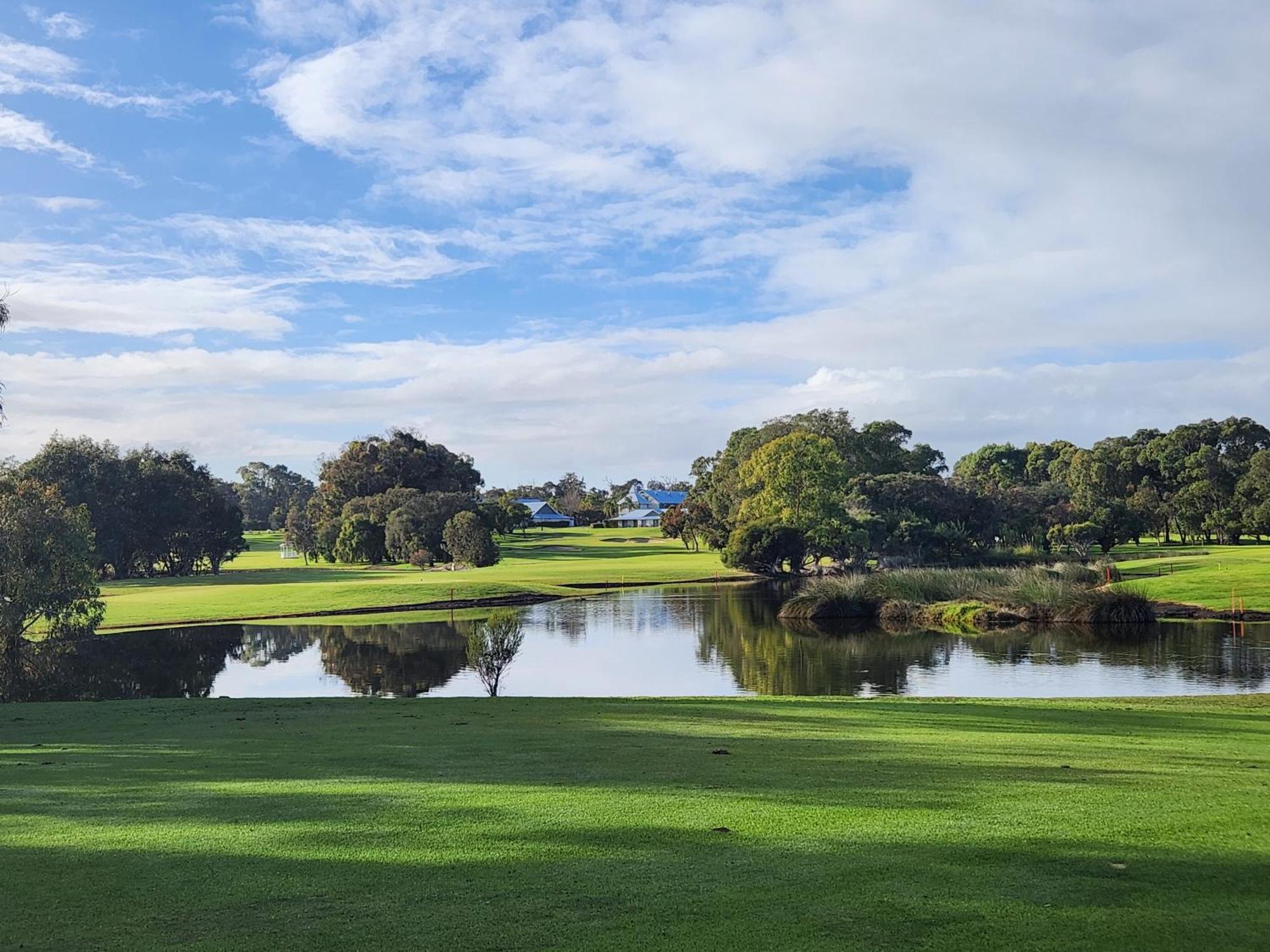 Mercure Bunbury Sanctuary Golf Resort Экстерьер фото