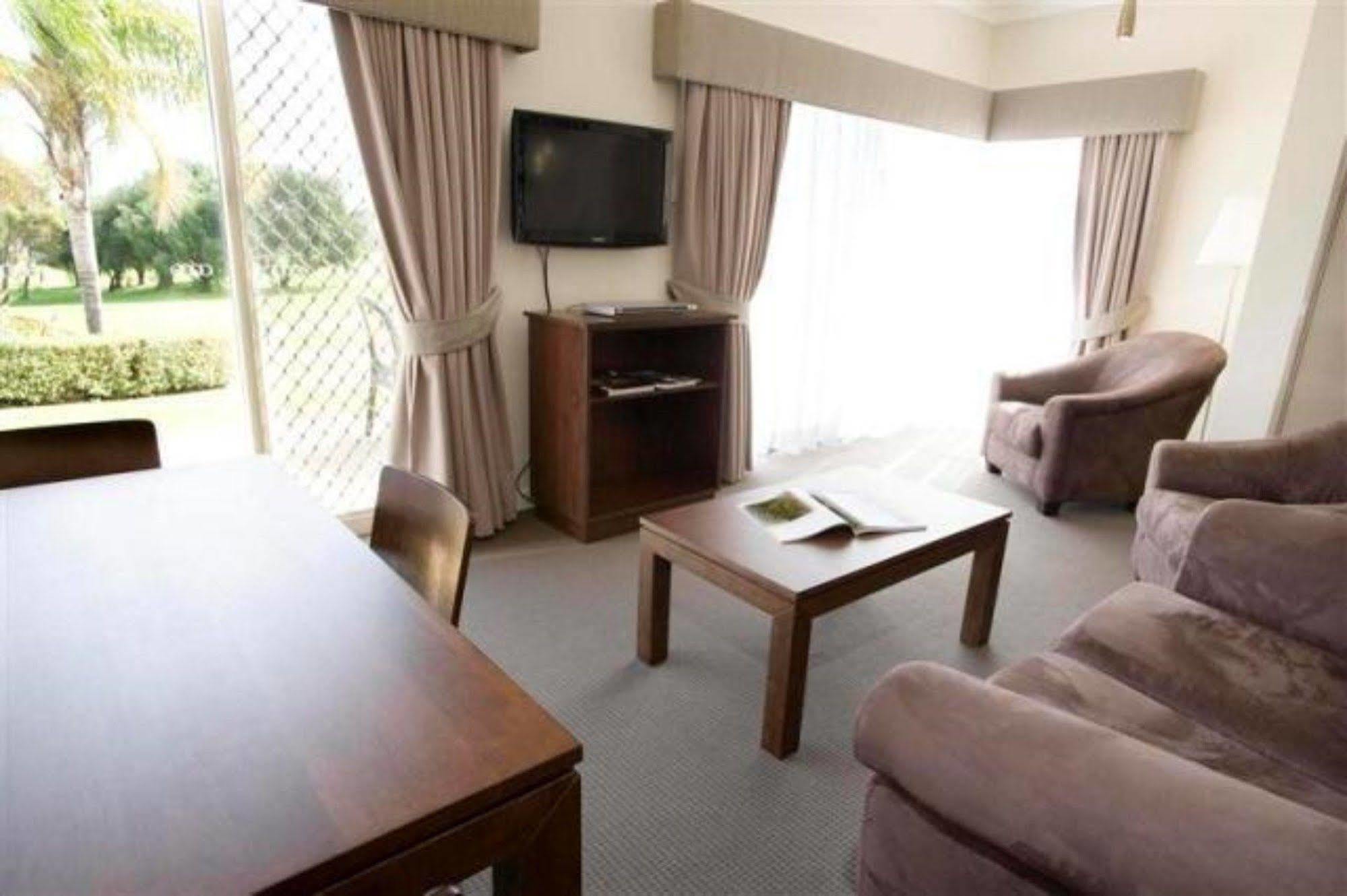 Mercure Bunbury Sanctuary Golf Resort Экстерьер фото